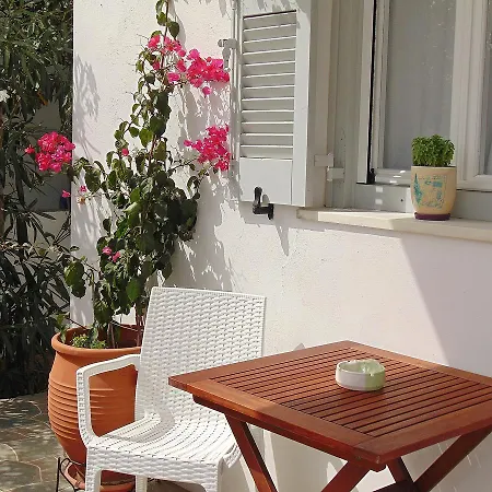 George's Place Sifnos -